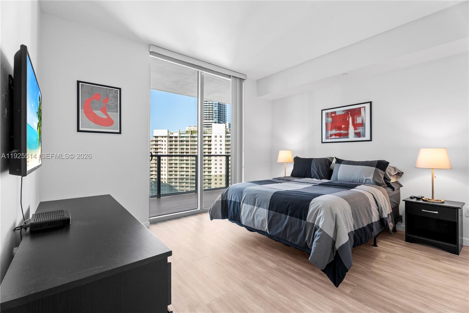 1300 Brickell Bay Dr #3500, Miami FL 33131