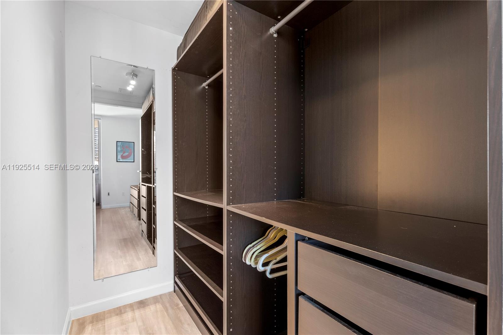 1300 Brickell Bay Dr #3500, Miami FL 33131