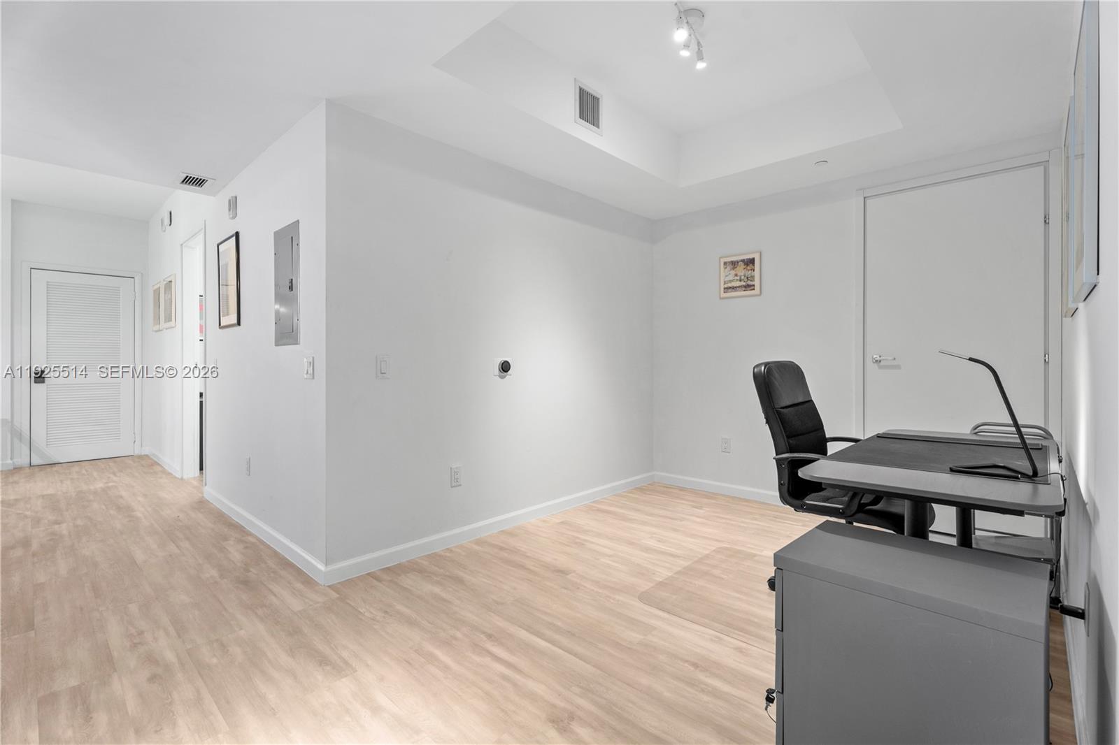 1300 Brickell Bay Dr #3500, Miami FL 33131