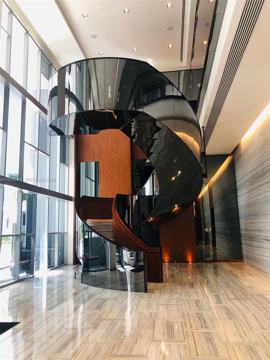 1300 Brickell Bay Dr #3500, Miami FL 33131