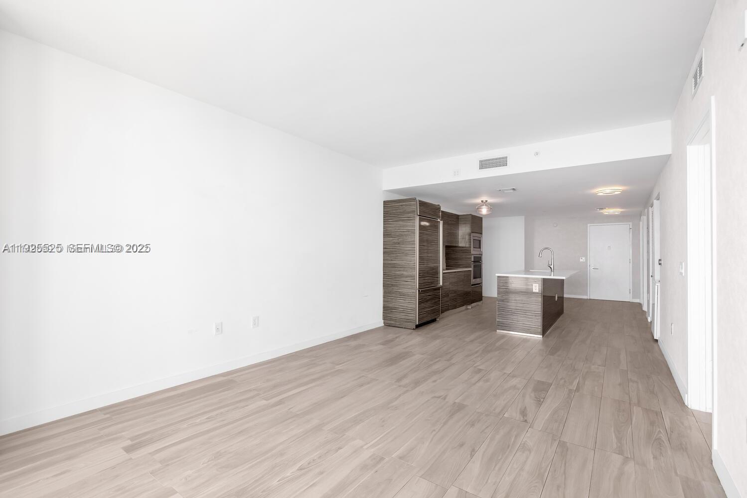 460 NE 28th St #3907, Miami FL 33137