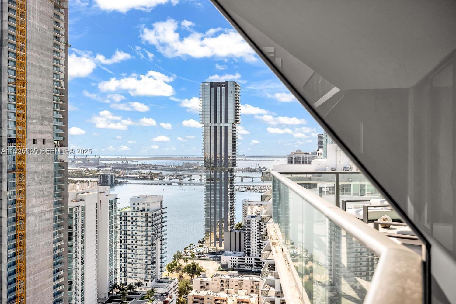 460 NE 28th St #3907, Miami FL 33137