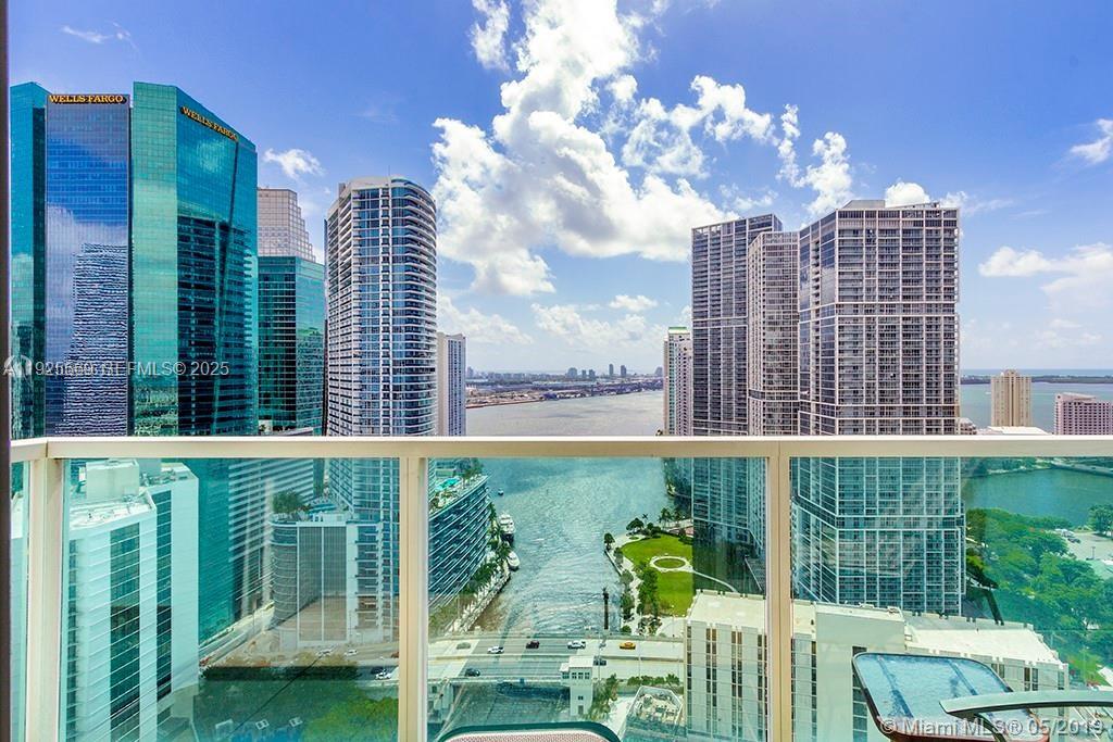 31 SE 5th St #4218, Miami FL 33131