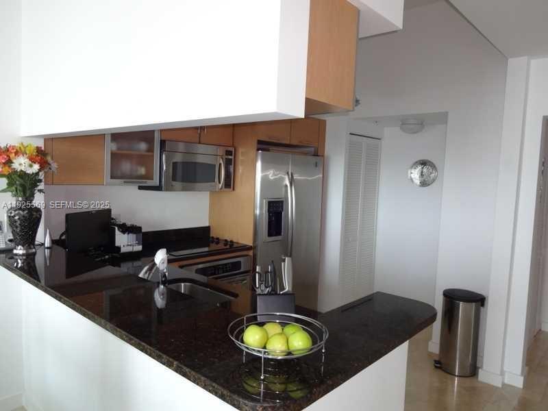 31 SE 5th St #4218, Miami FL 33131