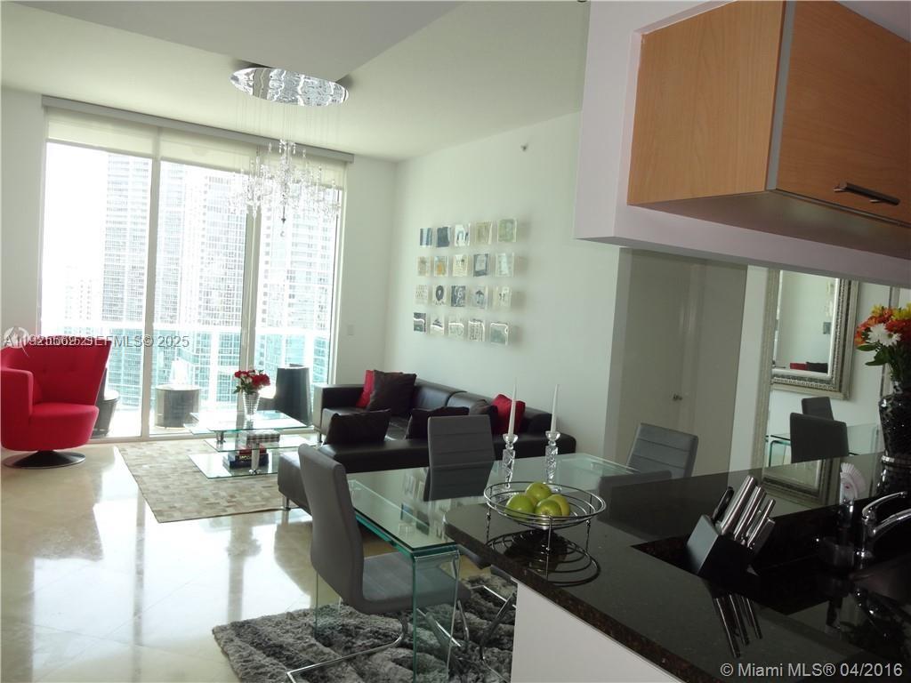 31 SE 5th St #4218, Miami FL 33131