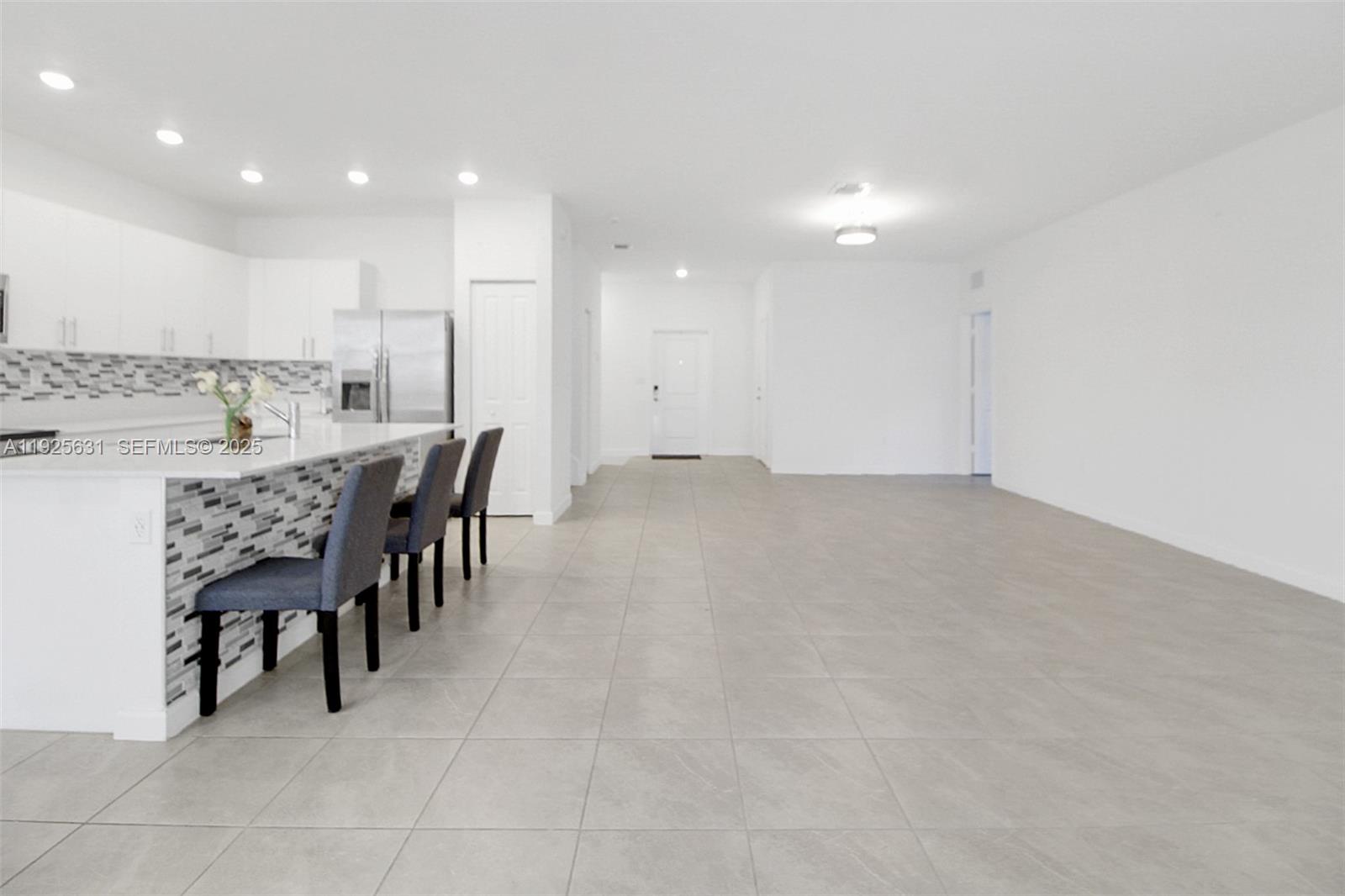 879 SE 26th Ter, Homestead FL 33035