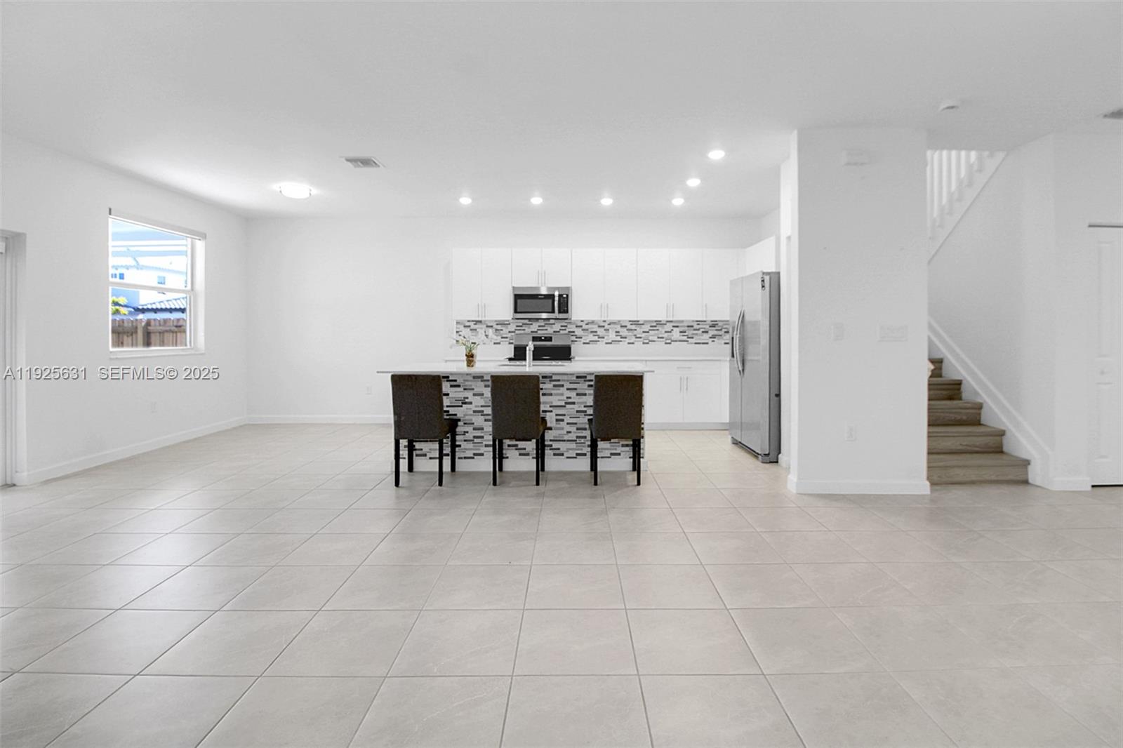 879 SE 26th Ter, Homestead FL 33035