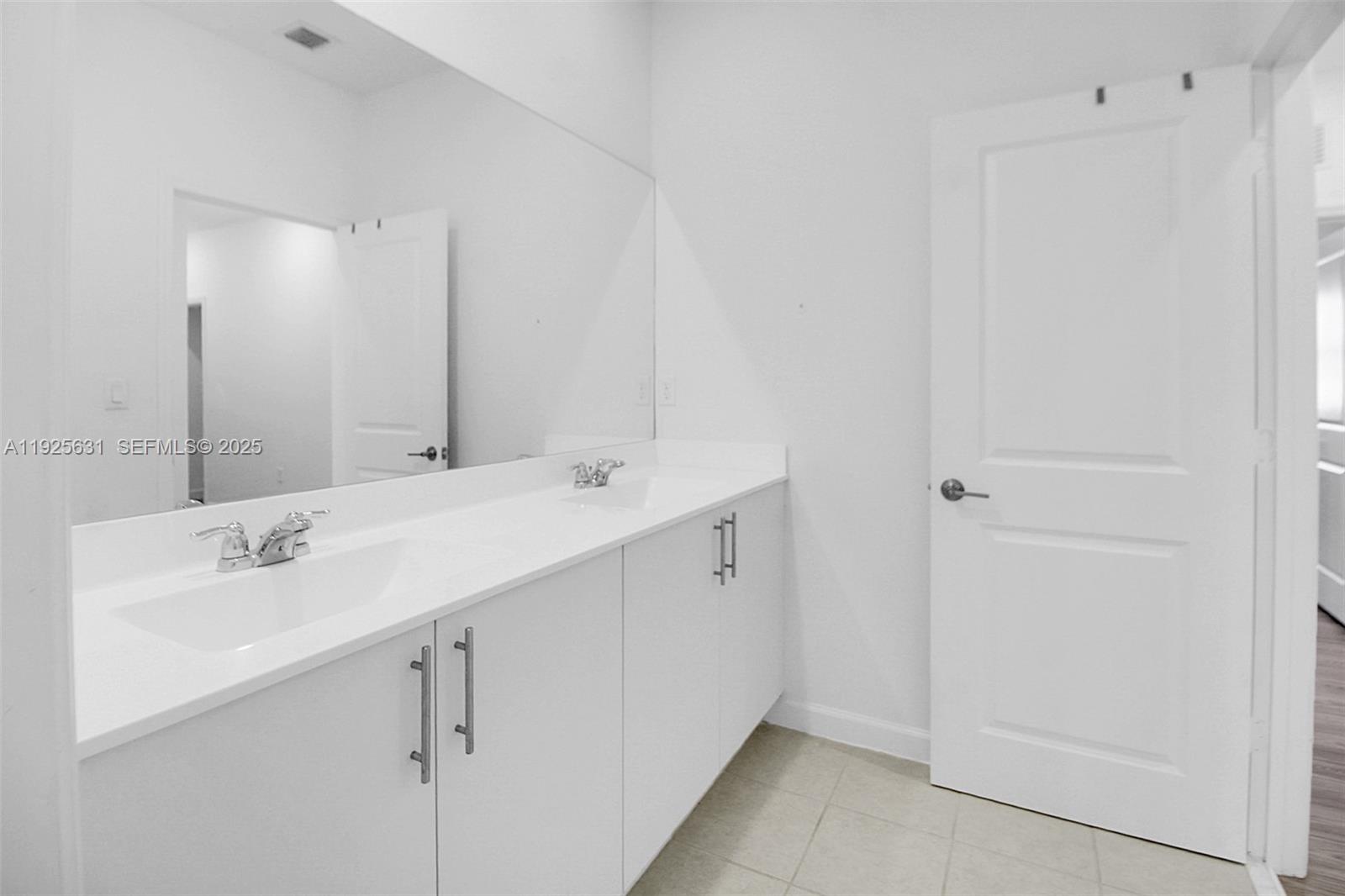 879 SE 26th Ter, Homestead FL 33035