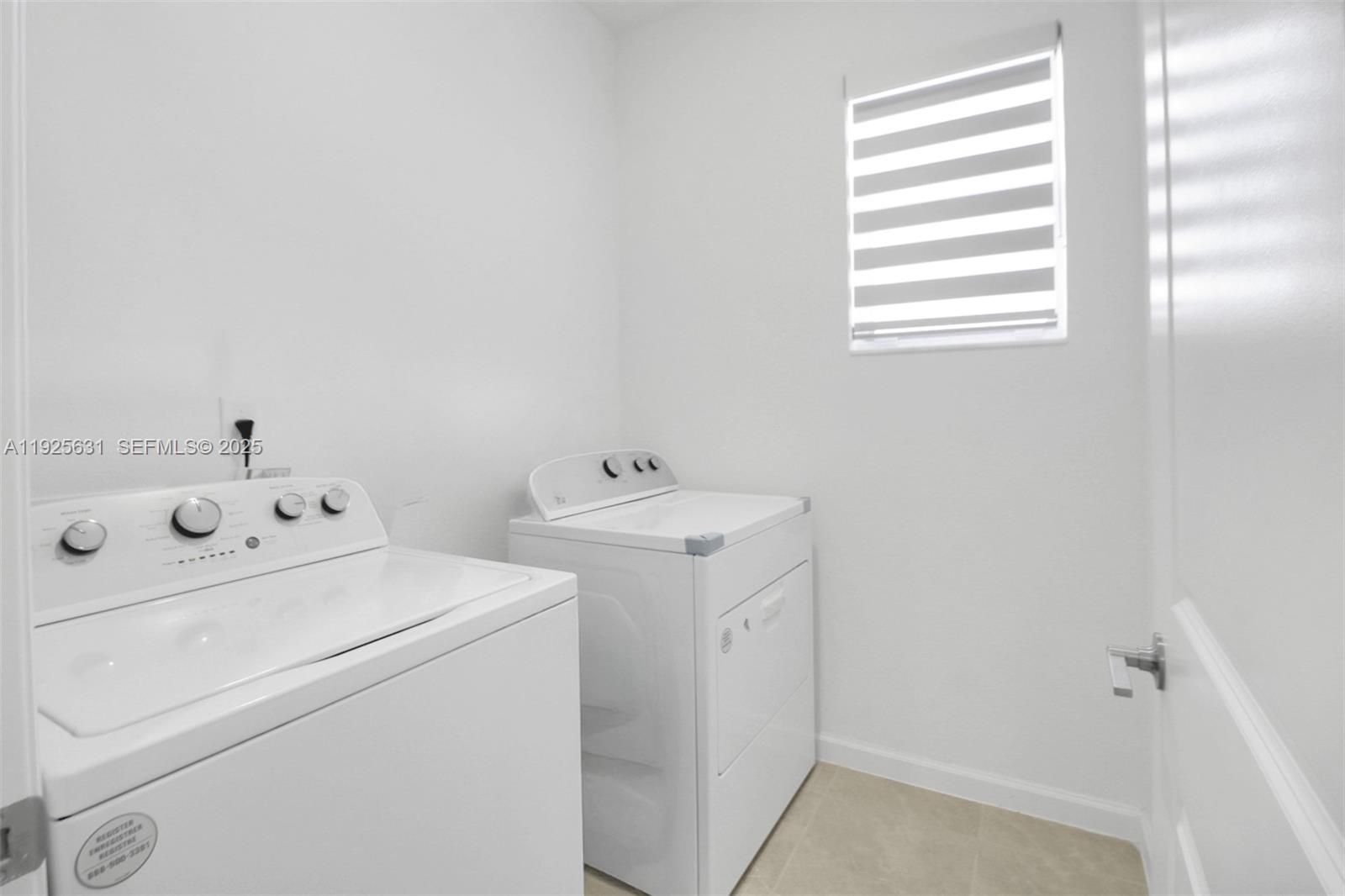 879 SE 26th Ter, Homestead FL 33035