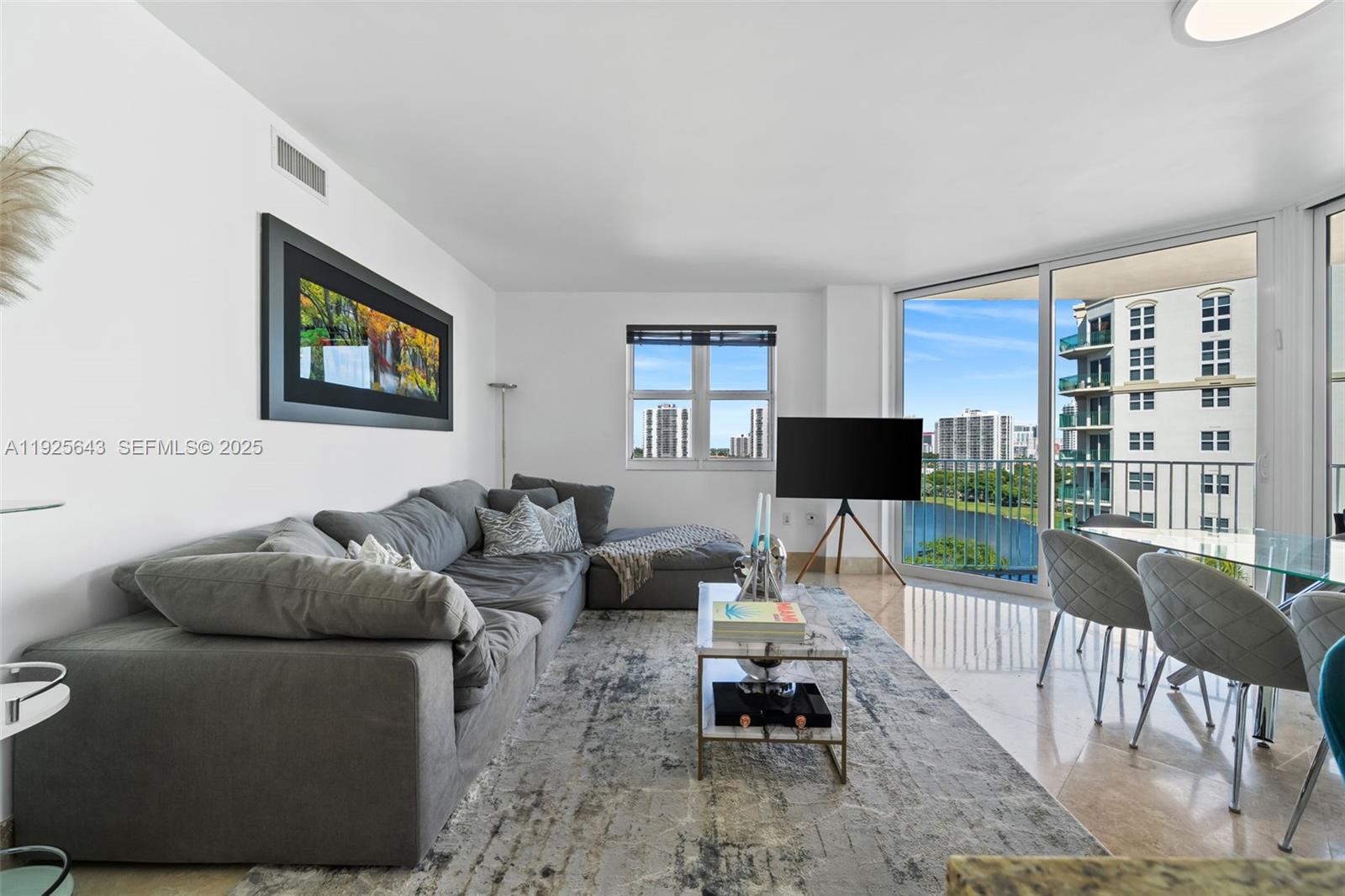 19900 E Country Club Dr #1112, Aventura FL 33180