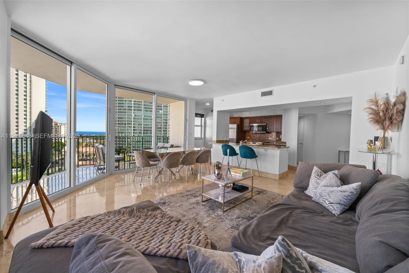 19900 E Country Club Dr #1112, Aventura FL 33180