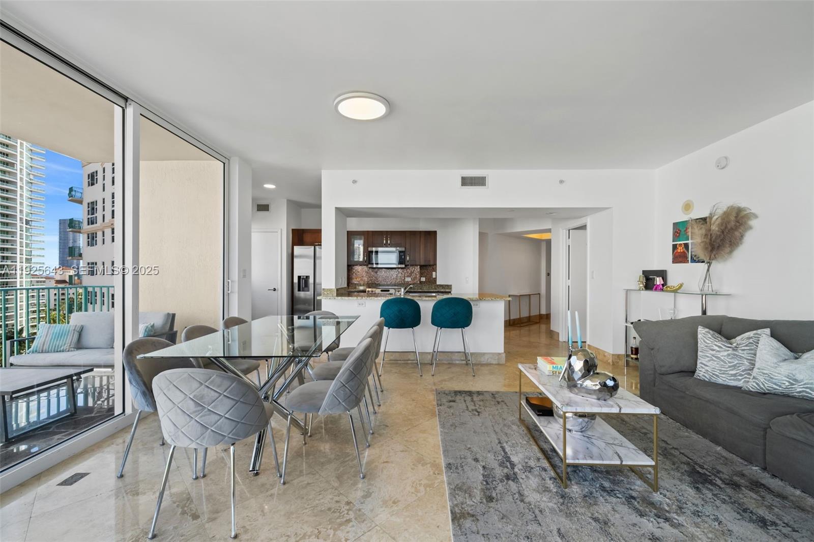 19900 E Country Club Dr #1112, Aventura FL 33180