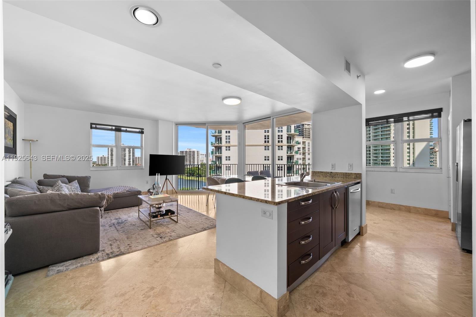 19900 E Country Club Dr #1112, Aventura FL 33180
