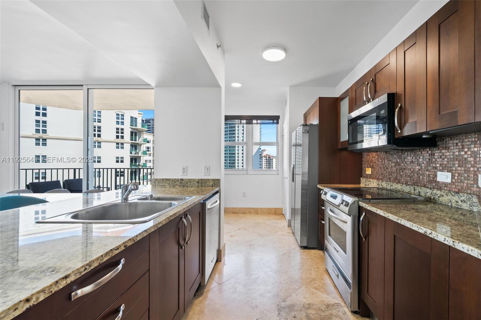 19900 E Country Club Dr #1112, Aventura FL 33180