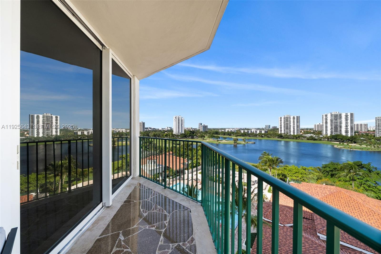 19900 E Country Club Dr #1112, Aventura FL 33180