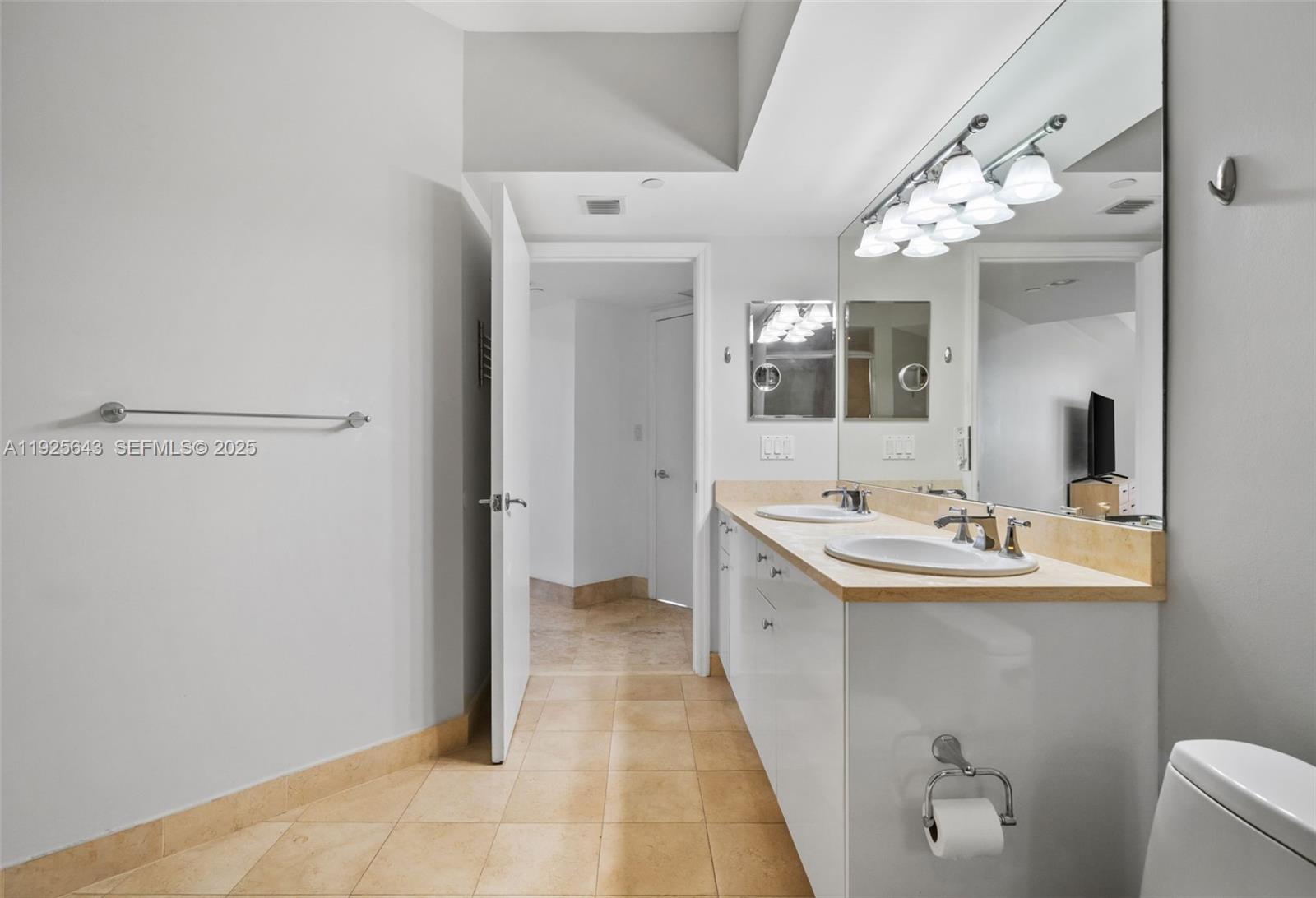 19900 E Country Club Dr #1112, Aventura FL 33180