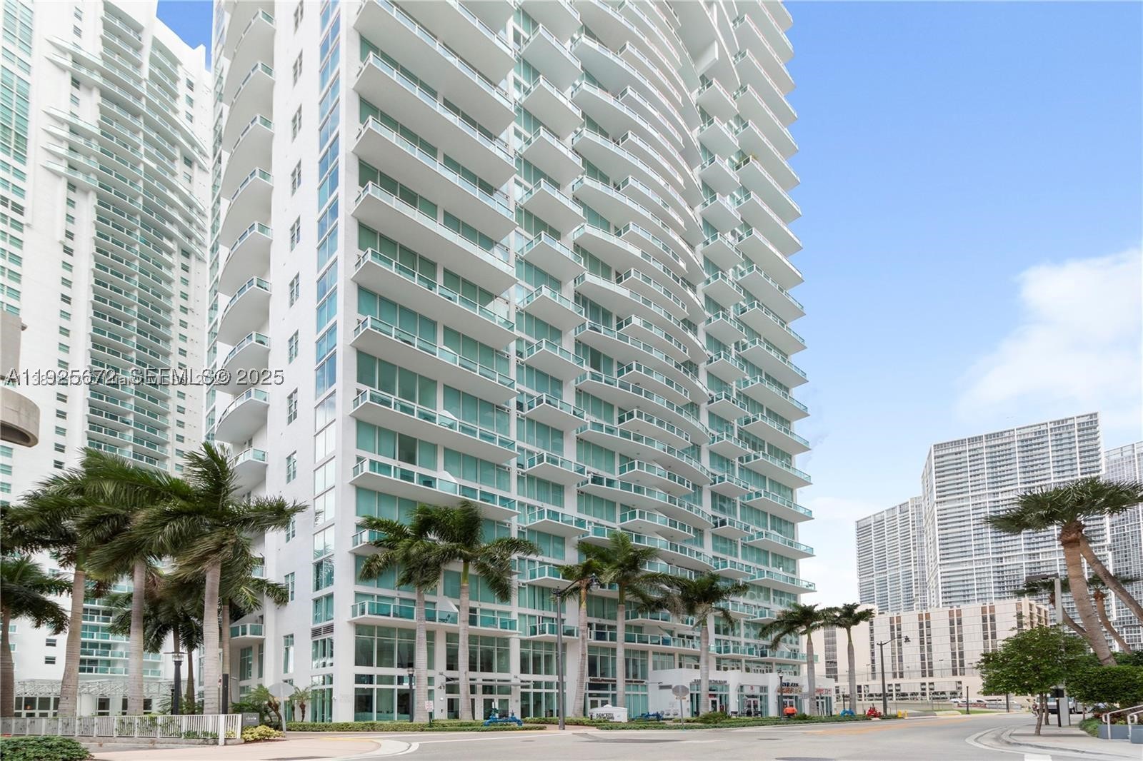 31 SE 5th St #3921, Miami FL 33131