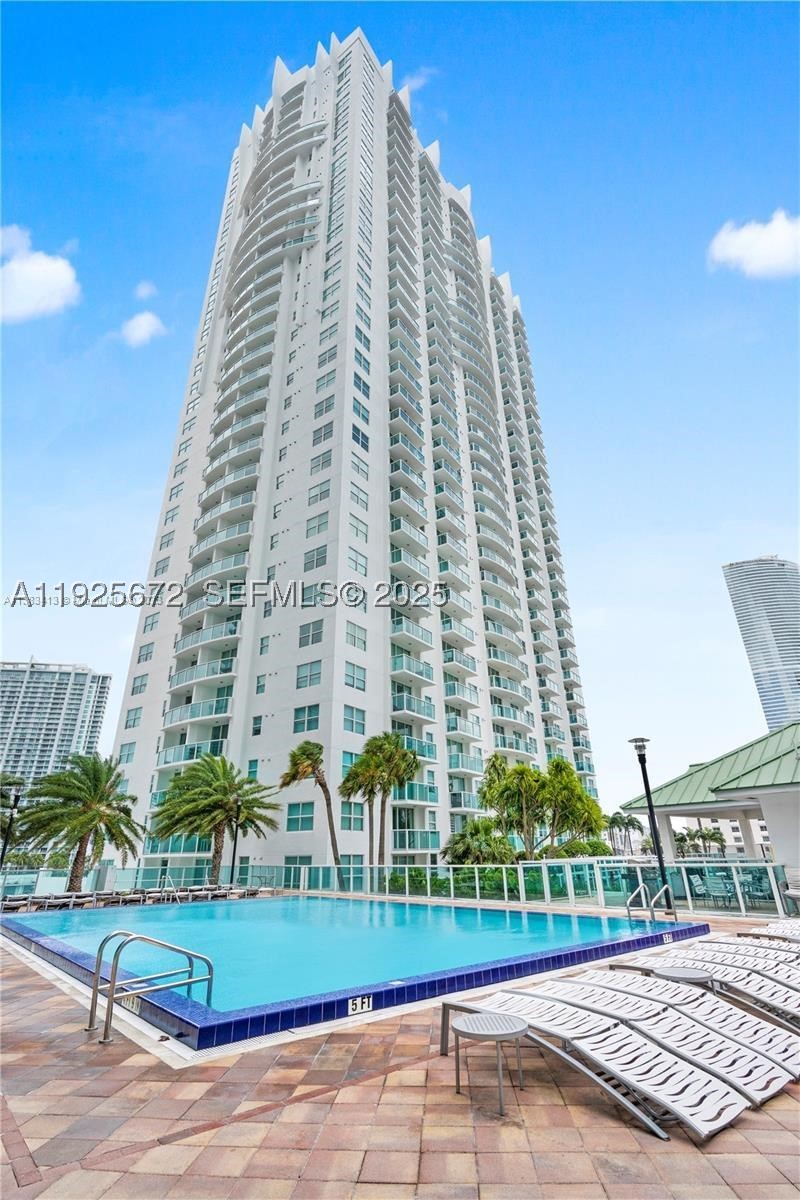 31 SE 5th St #3921, Miami FL 33131
