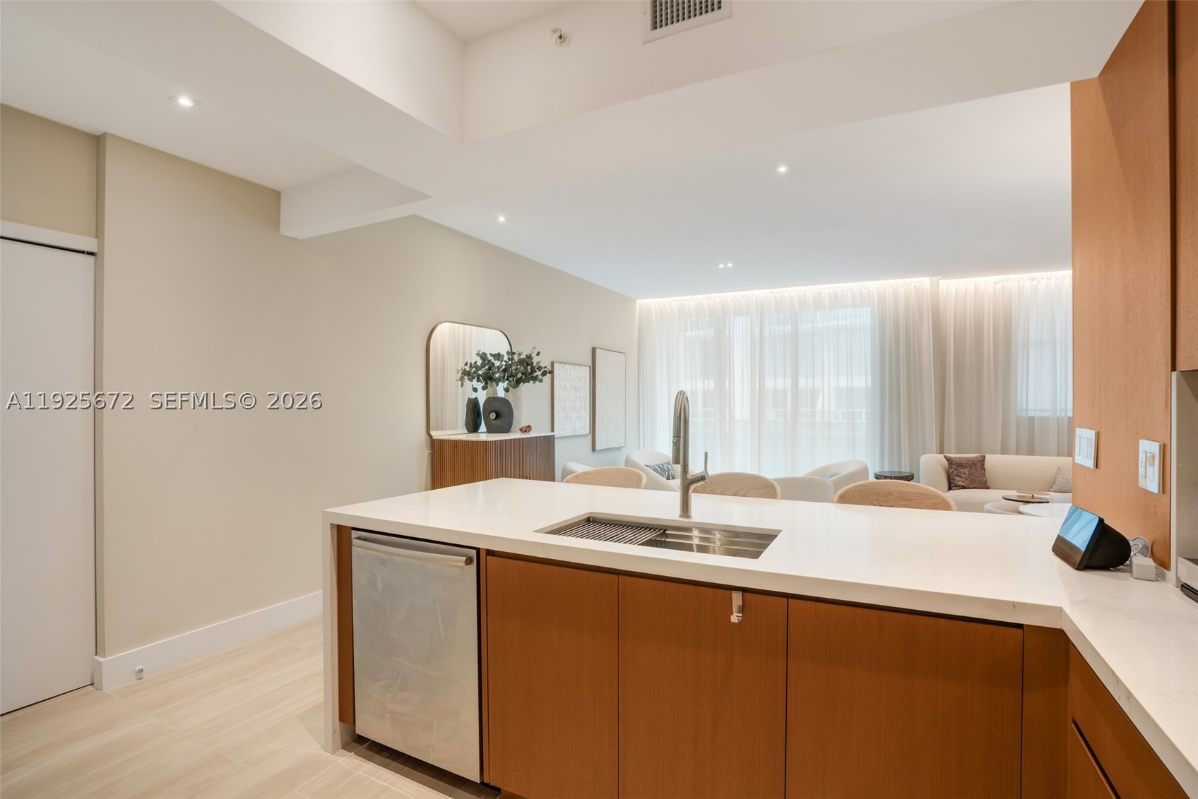 31 SE 5th St #3921, Miami FL 33131