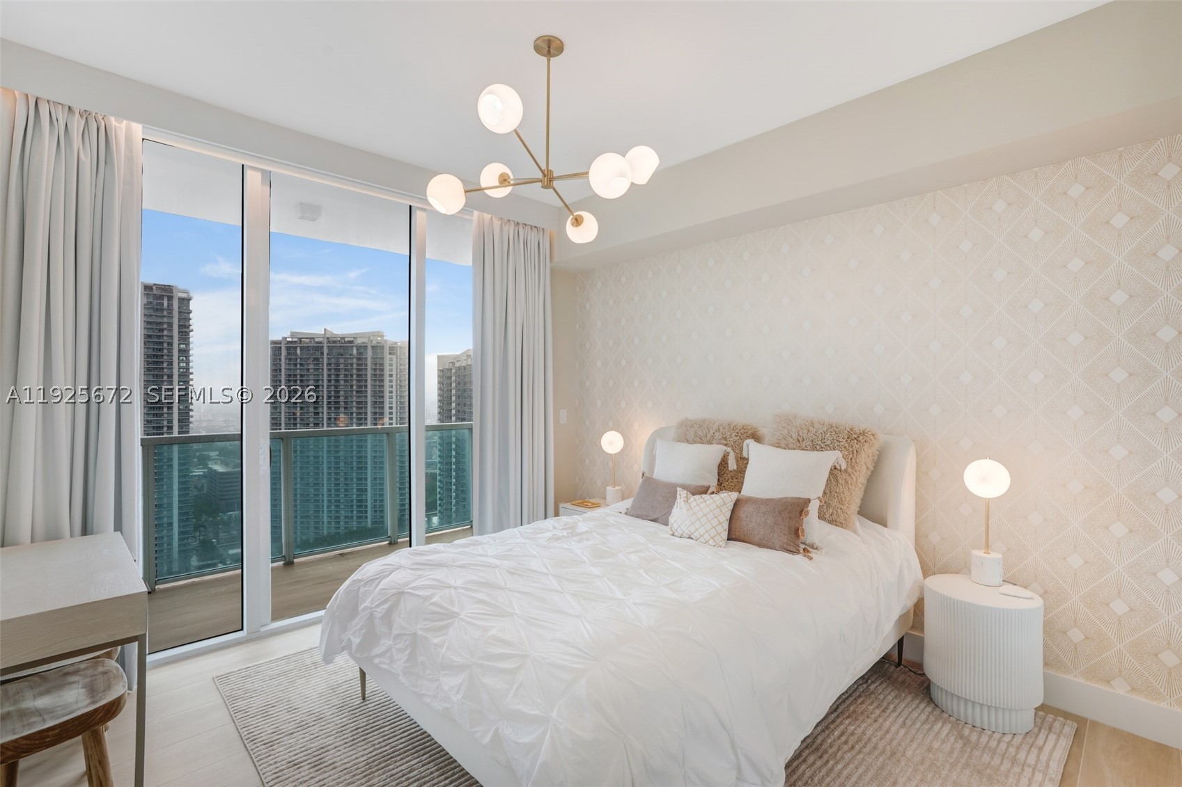 31 SE 5th St #3921, Miami FL 33131