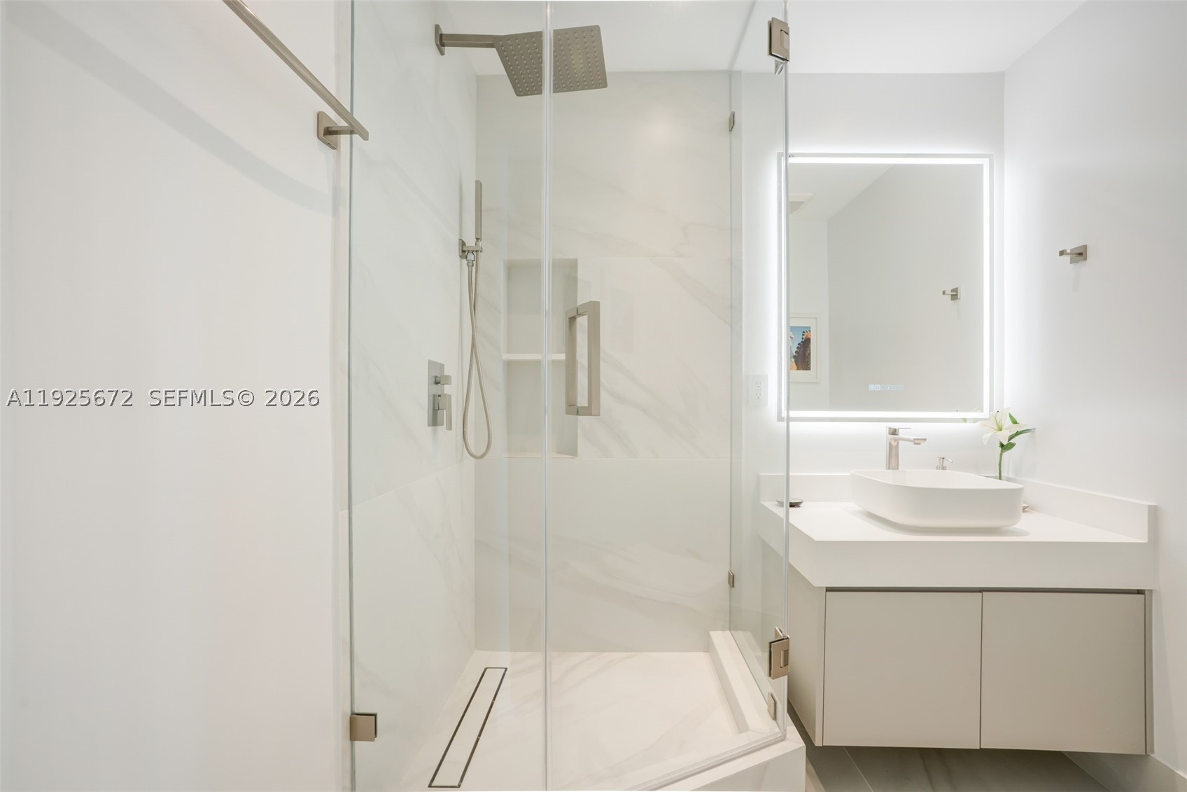 31 SE 5th St #3921, Miami FL 33131