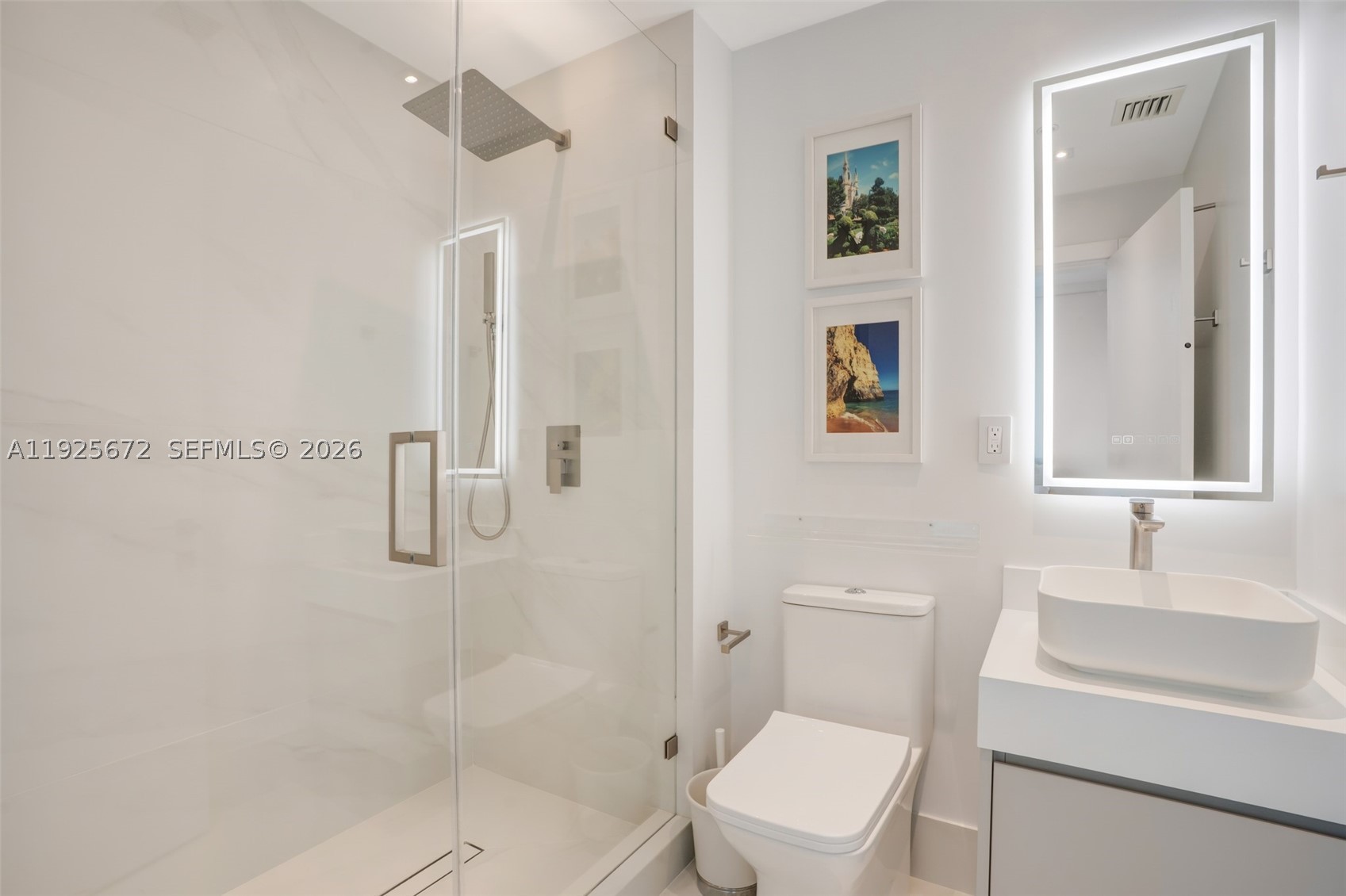 31 SE 5th St #3921, Miami FL 33131
