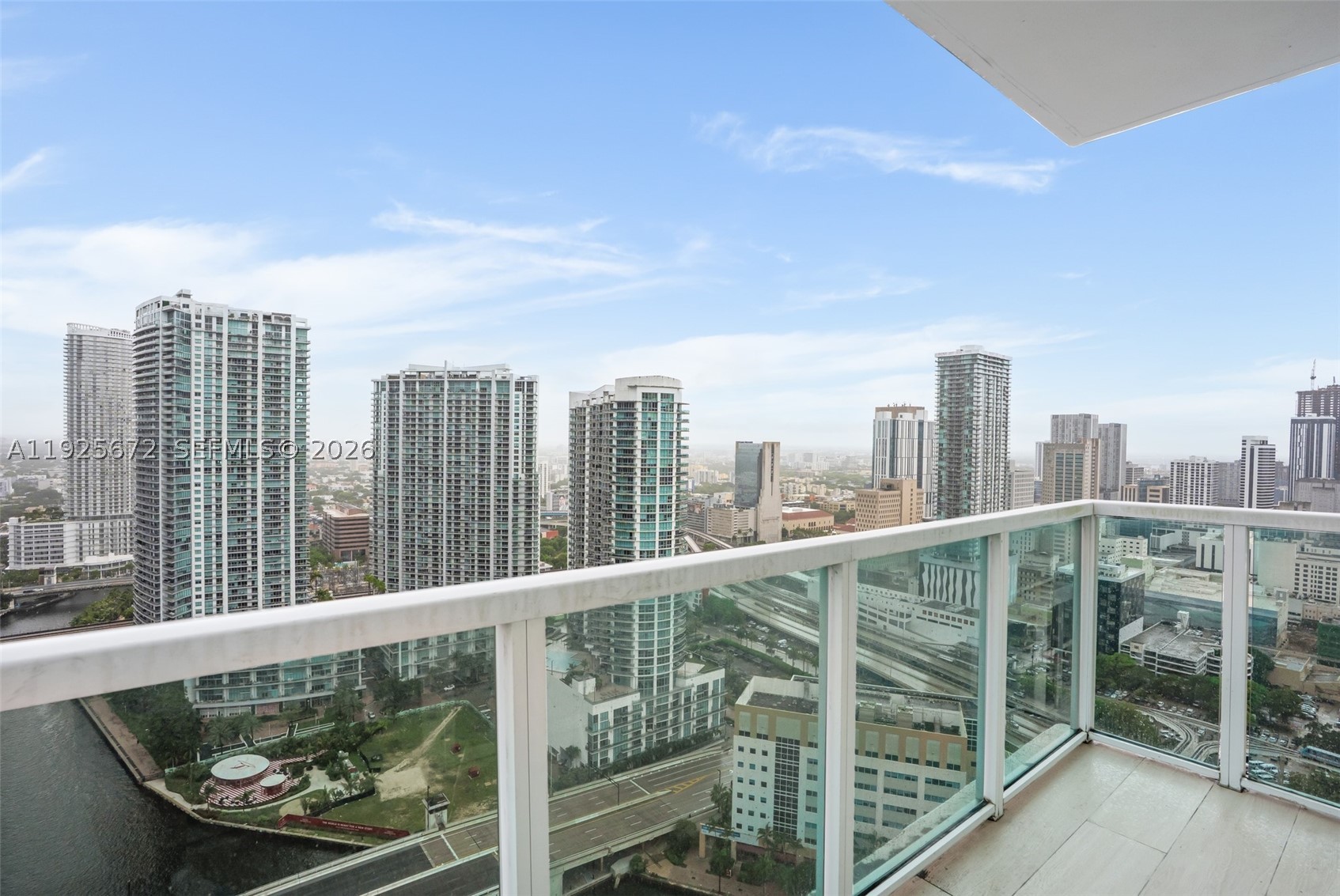 31 SE 5th St #3921, Miami FL 33131