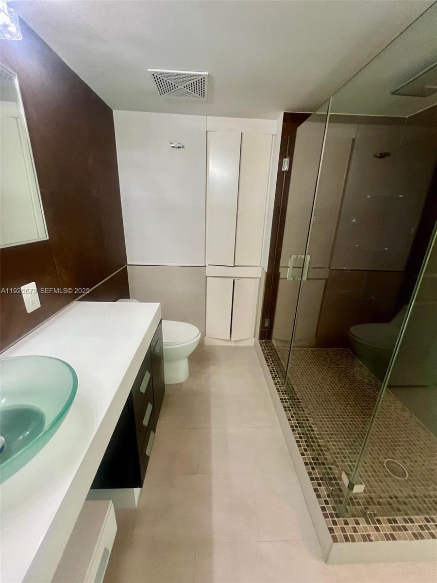 2101 Brickell Ave #2306, Miami FL 33129