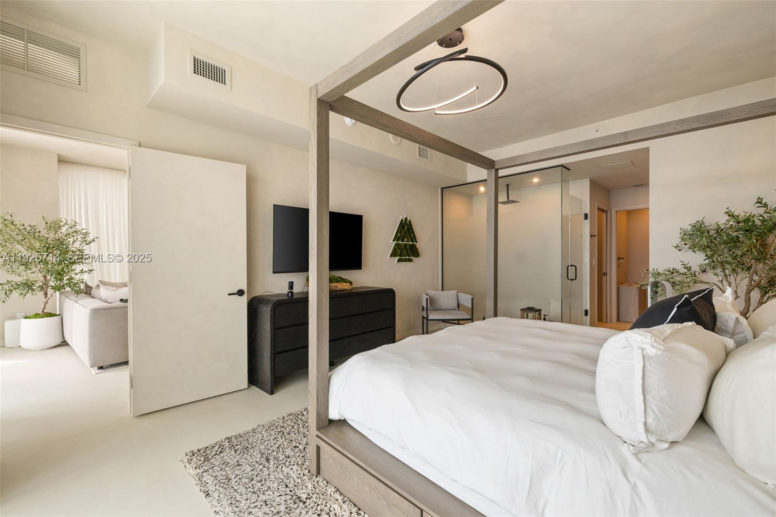 2020 N Bayshore Dr #810, Miami FL 33137