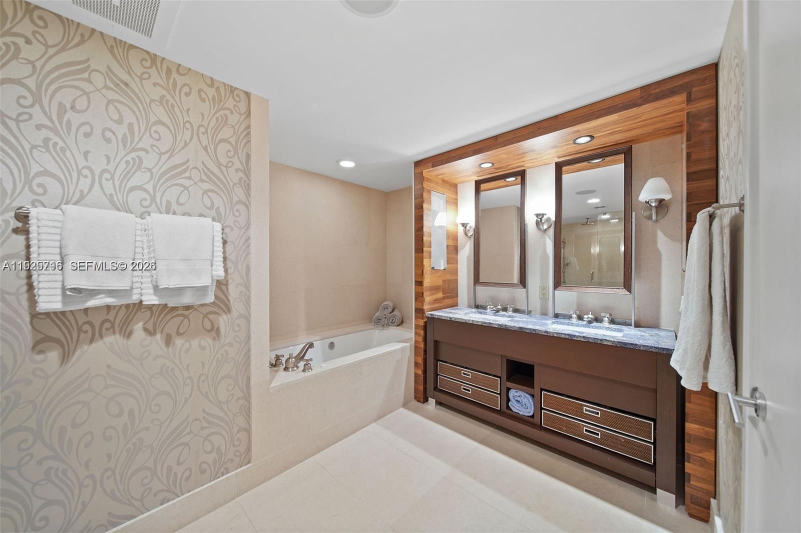 6899 Collins Ave #1801, Miami Beach FL 33141