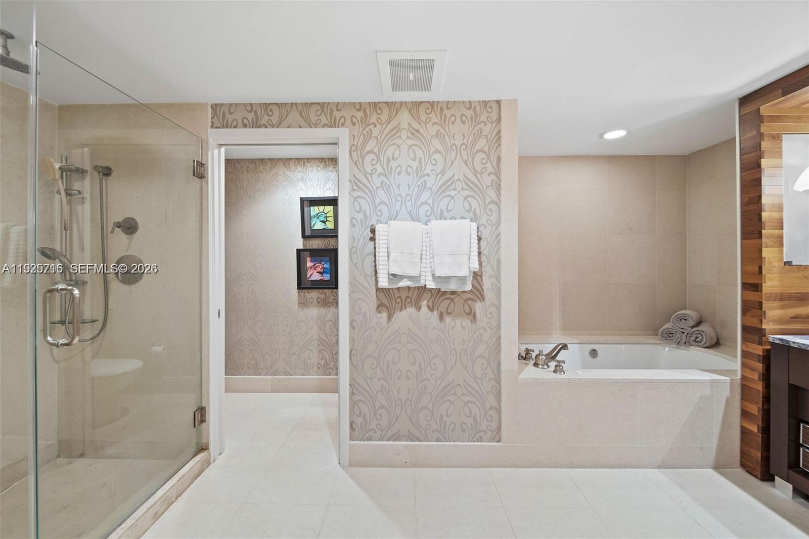 6899 Collins Ave #1801, Miami Beach FL 33141