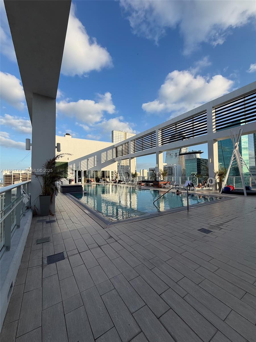 151 SE 1st St #1004, Miami FL 33131