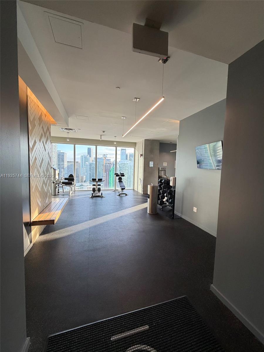 151 SE 1st St #1004, Miami FL 33131