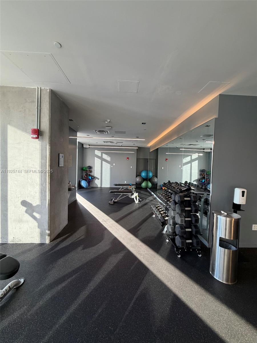 151 SE 1st St #1004, Miami FL 33131