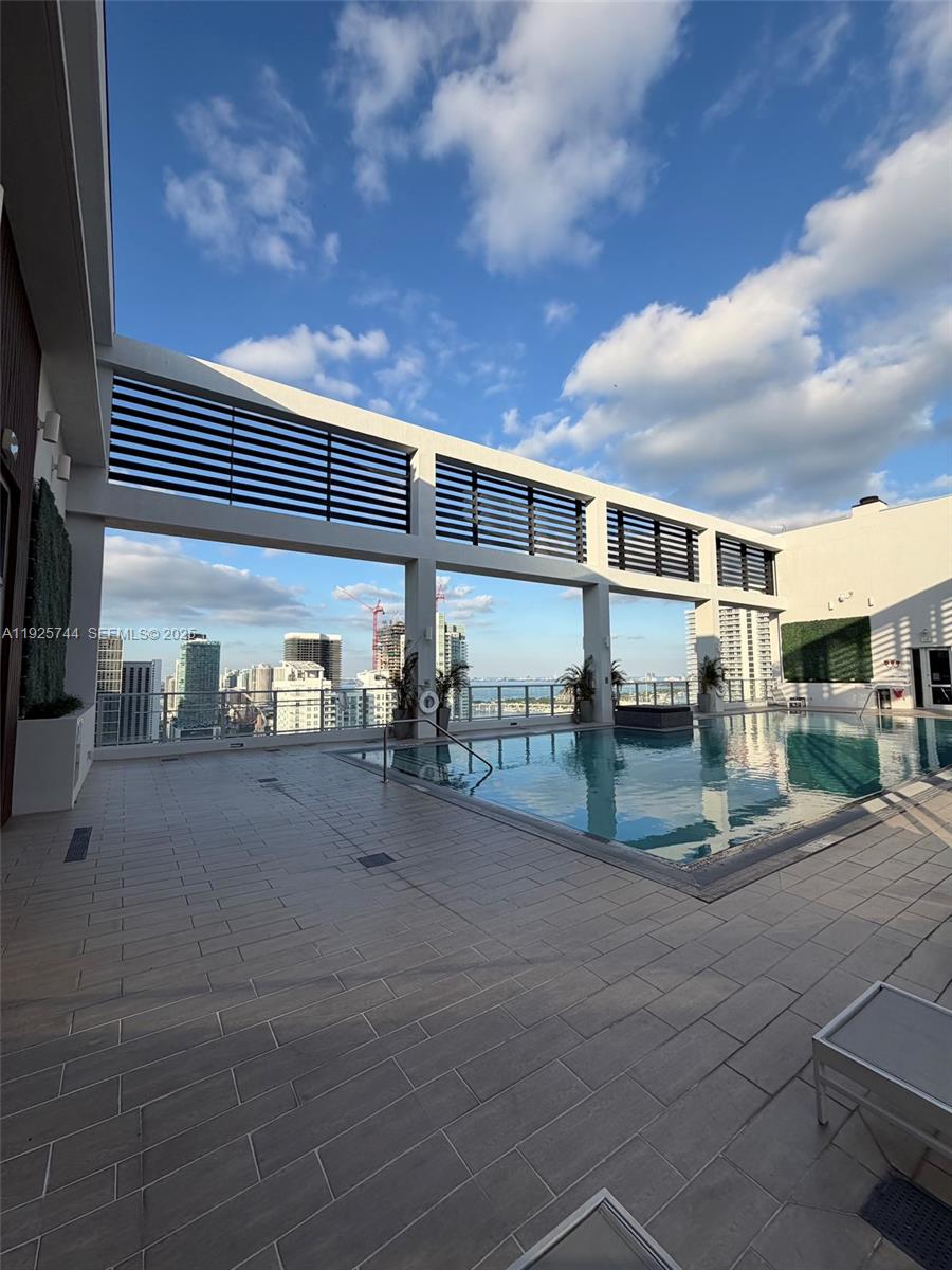 151 SE 1st St #1004, Miami FL 33131