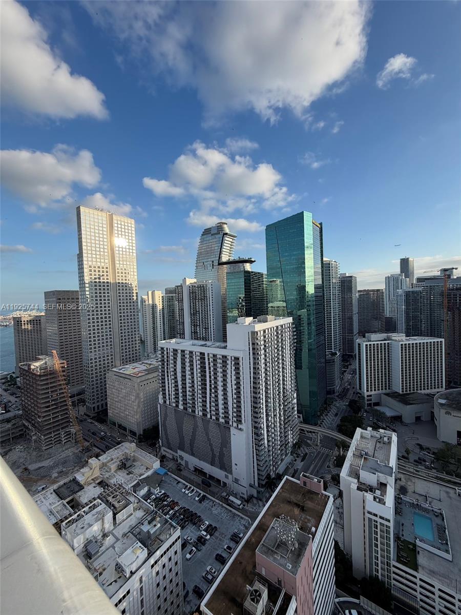 151 SE 1st St #1004, Miami FL 33131