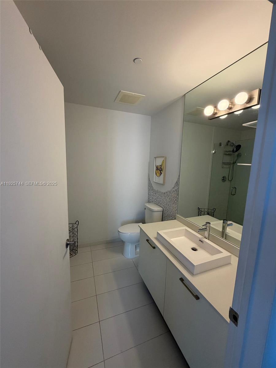 151 SE 1st St #1004, Miami FL 33131