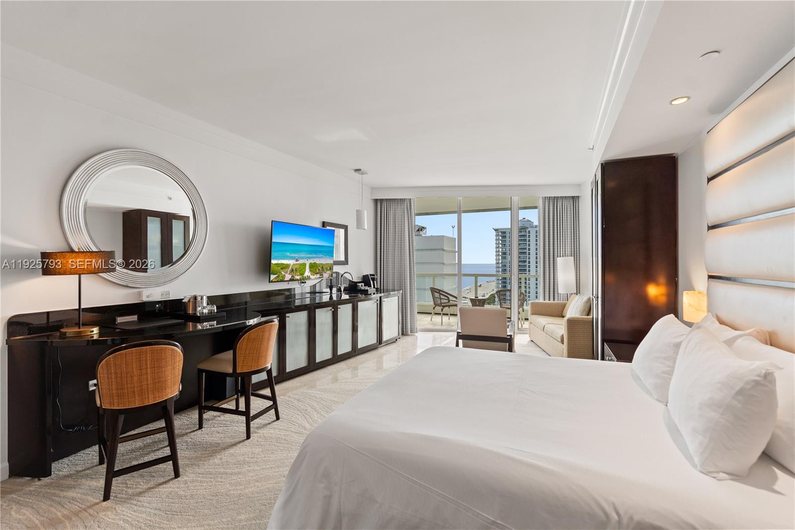 4391 Collins Ave #1814, Miami Beach FL 33140