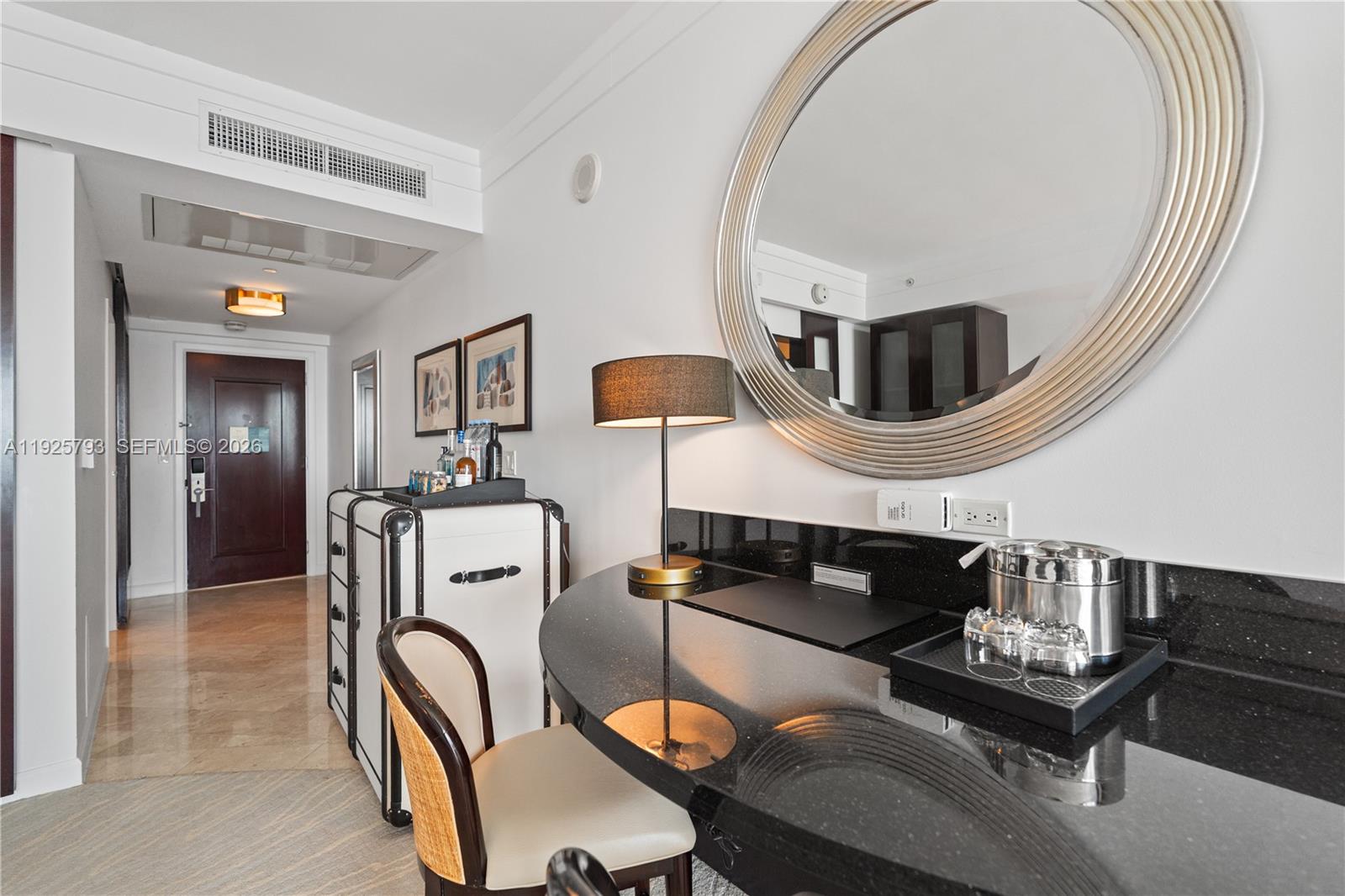 4391 Collins Ave #1814, Miami Beach FL 33140