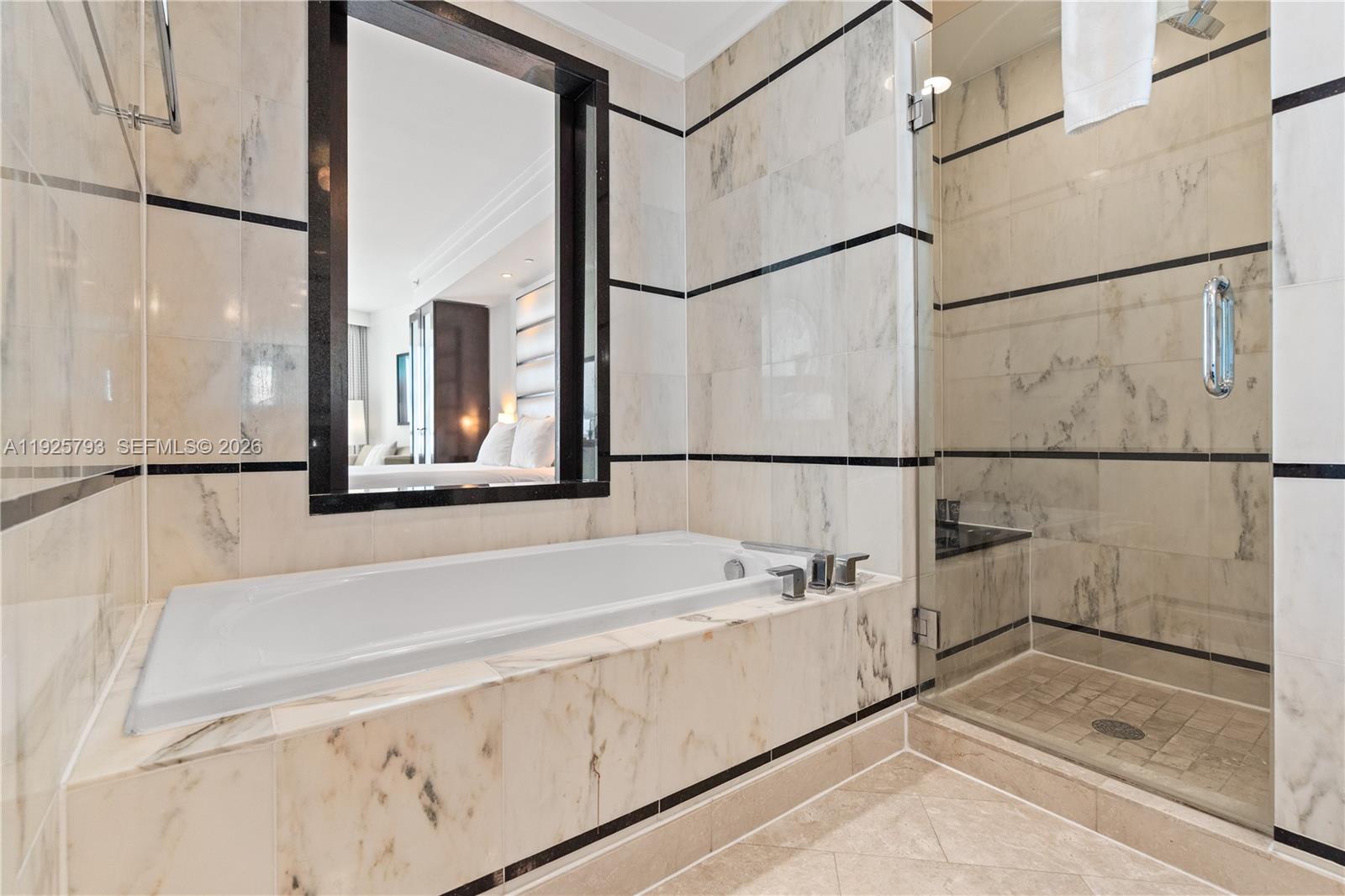 4391 Collins Ave #1814, Miami Beach FL 33140