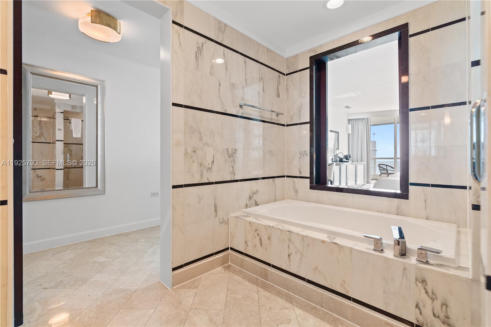 4391 Collins Ave #1814, Miami Beach FL 33140