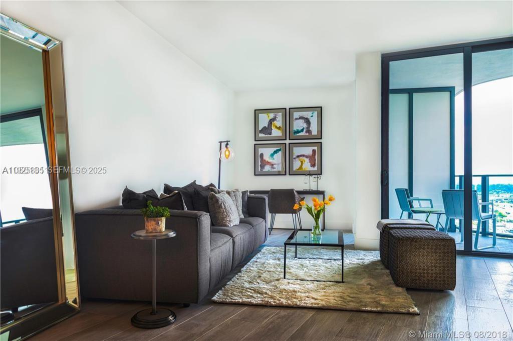 121 NE 34th St #1214, Miami FL 33137
