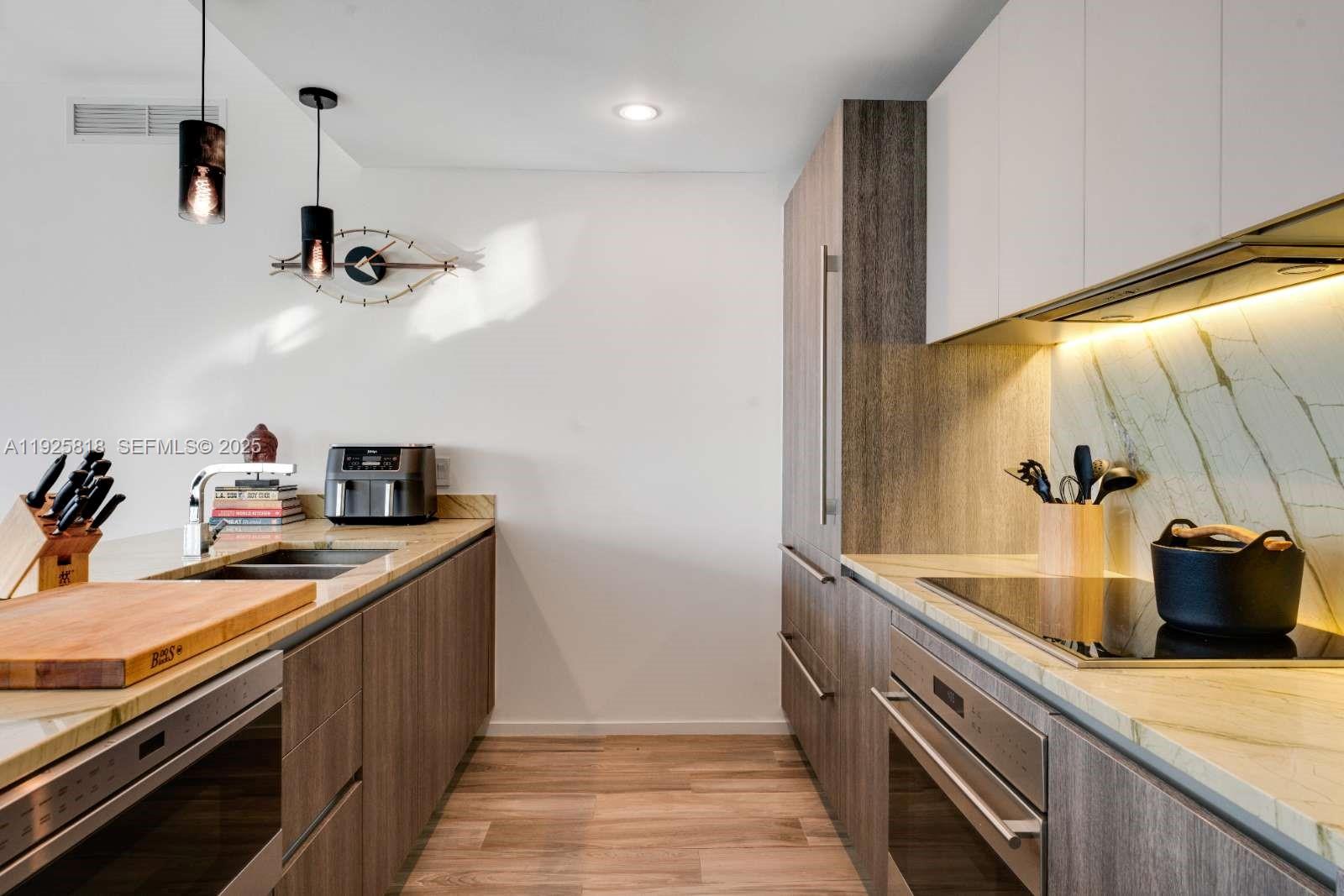 801 S Miami Ave #3804, Miami FL 33130