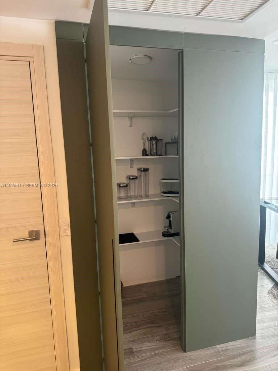 801 S Miami Ave #3804, Miami FL 33130