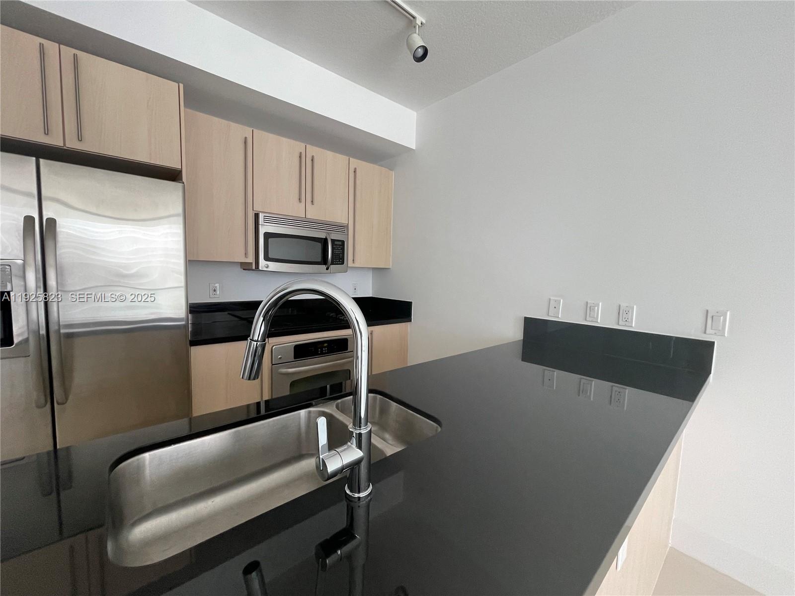 1111 SW 1st Ave #2524-N, Miami FL 33130