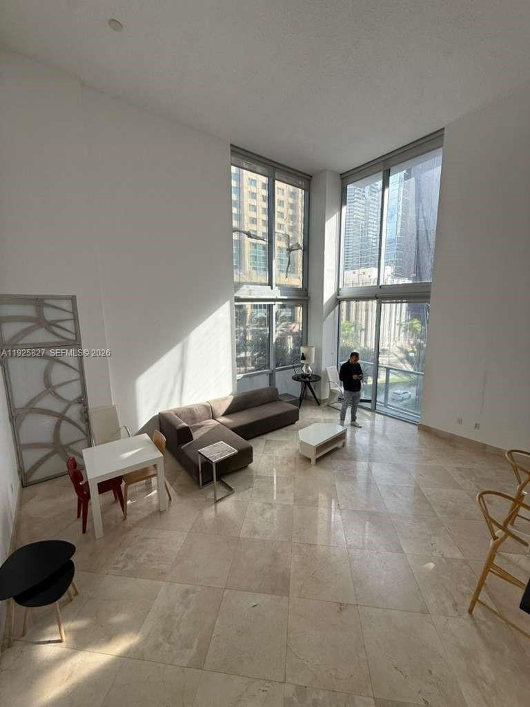 1060 Brickell Ave #413, Miami FL 33131