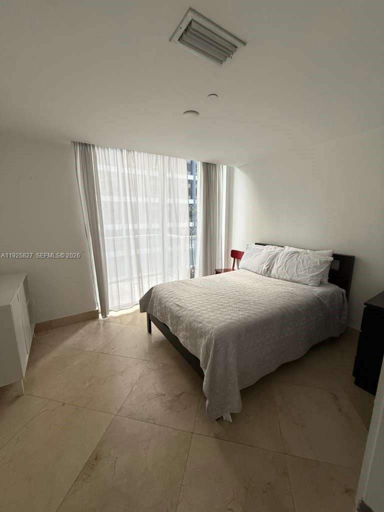 1060 Brickell Ave #413, Miami FL 33131