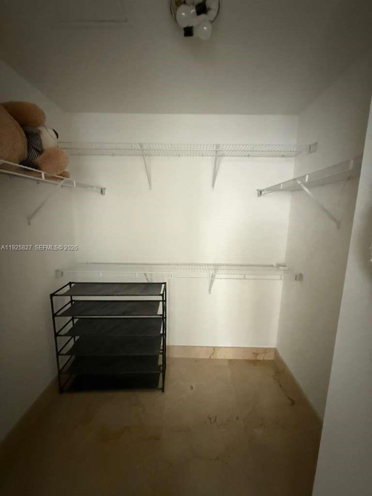 1060 Brickell Ave #413, Miami FL 33131