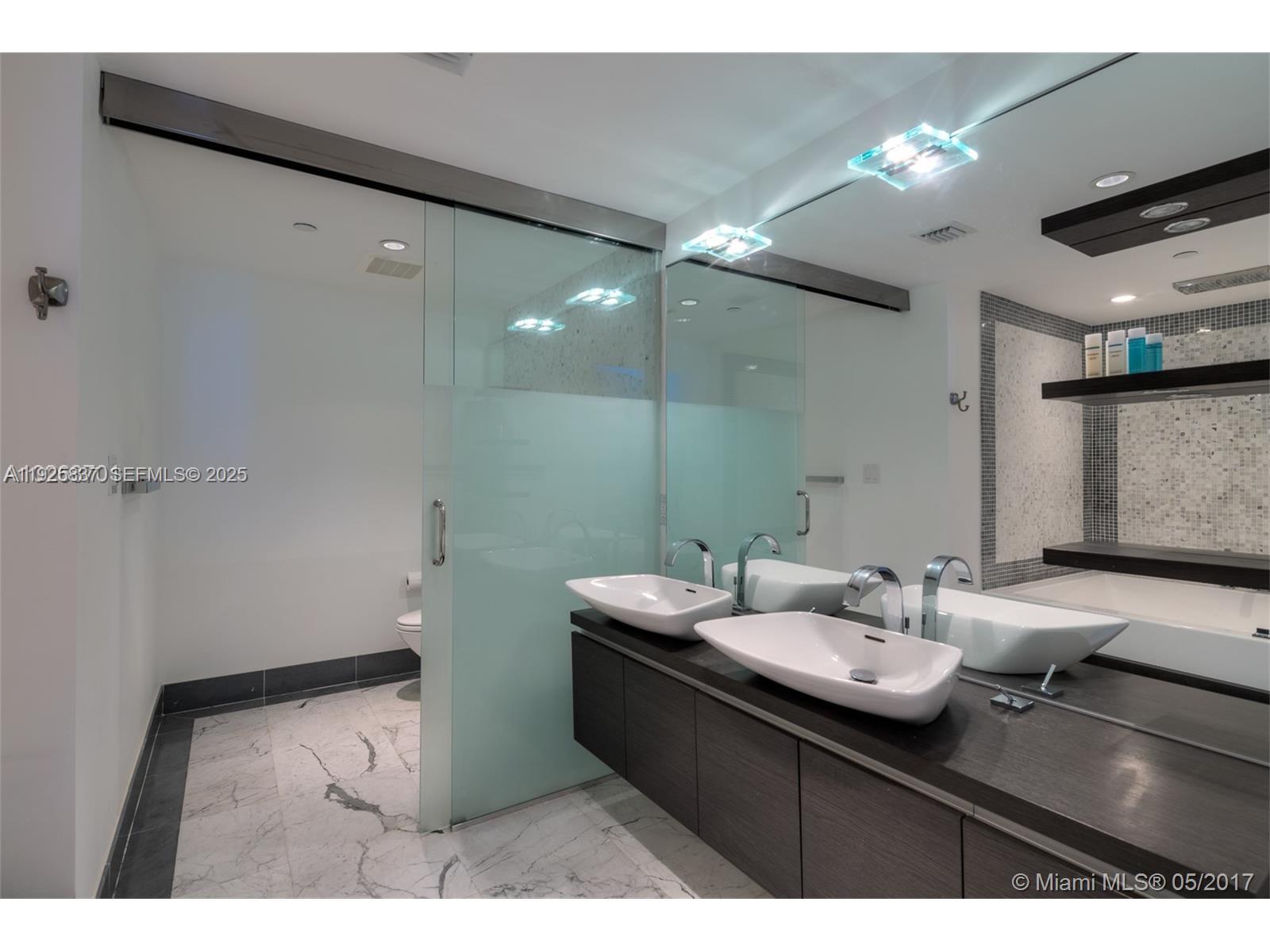 200 Biscayne Boulevard Way #4309, Miami FL 33131