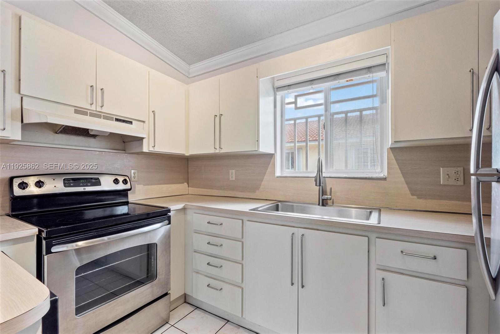 10101 W Okeechobee Rd #13202, Hialeah Gardens FL 33016
